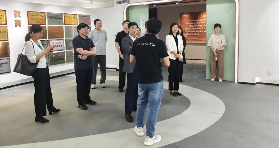 榆林大学农业与生物技术学院党委书记一行到访bet9九州官网控股，，，，，，，共探校企结合与智慧农业新机缘